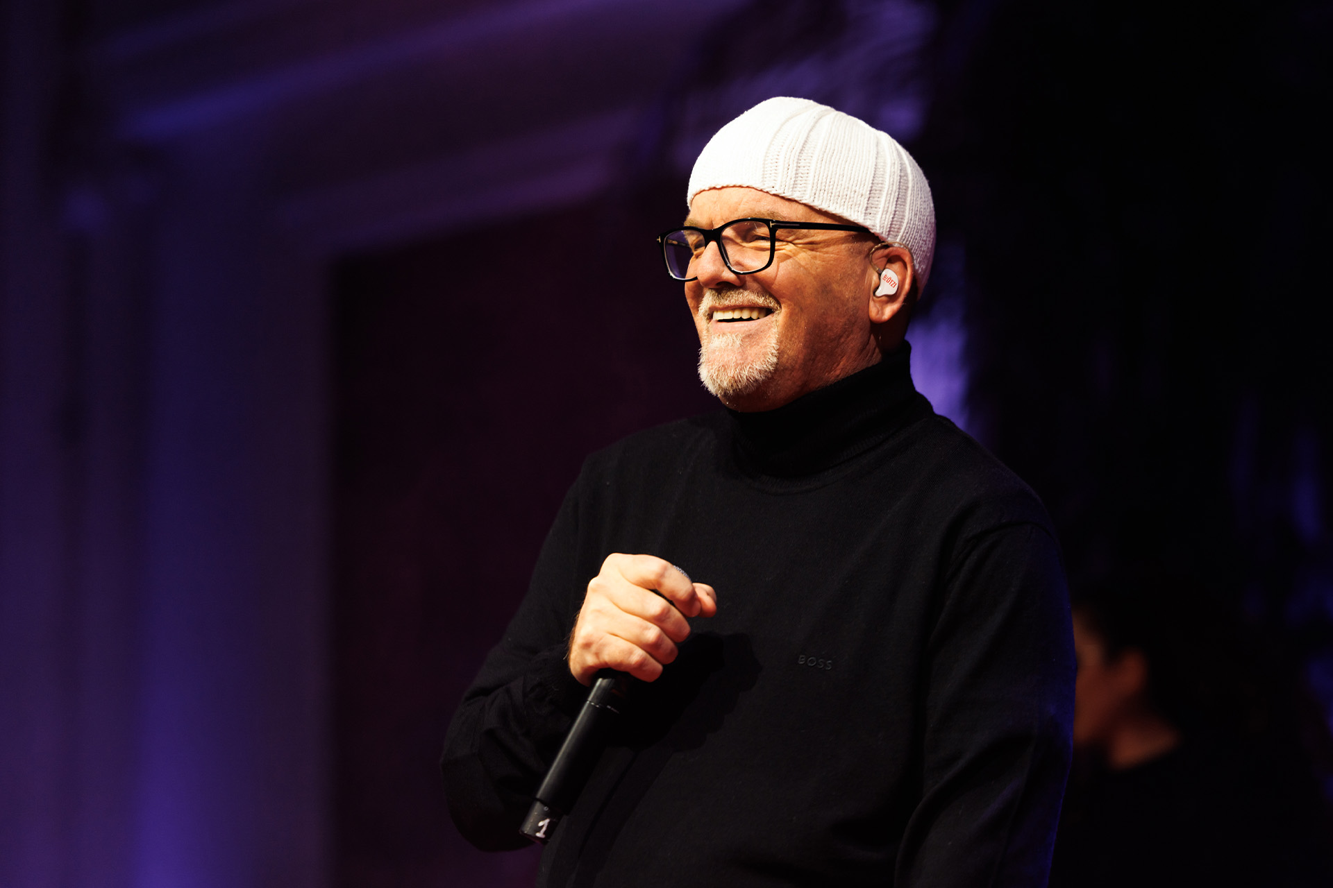 DJ Ötzi mit Mikrofon beim Ball der Wiener Wirtschaft 2026